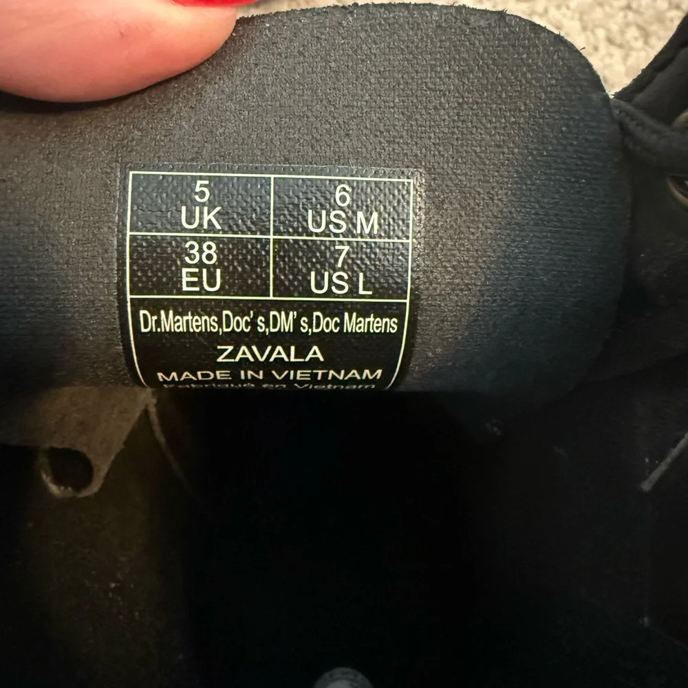 Dr. Martens Zavala Black Patent Leather Lace-Up Combat Boots, women size 7. - Picture 7 of 7